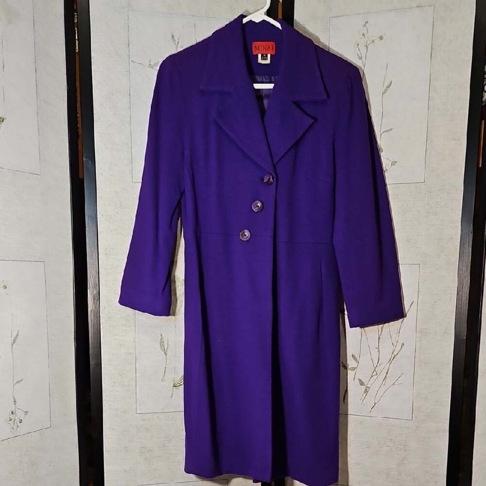 100% Wool Purple Trench Coat with Classic Tailored Style and Full Length